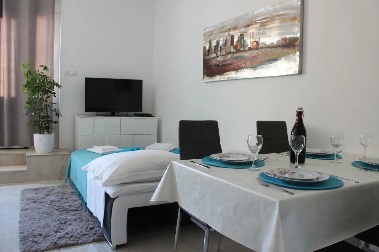 Apartment Emma Kastela Croatia