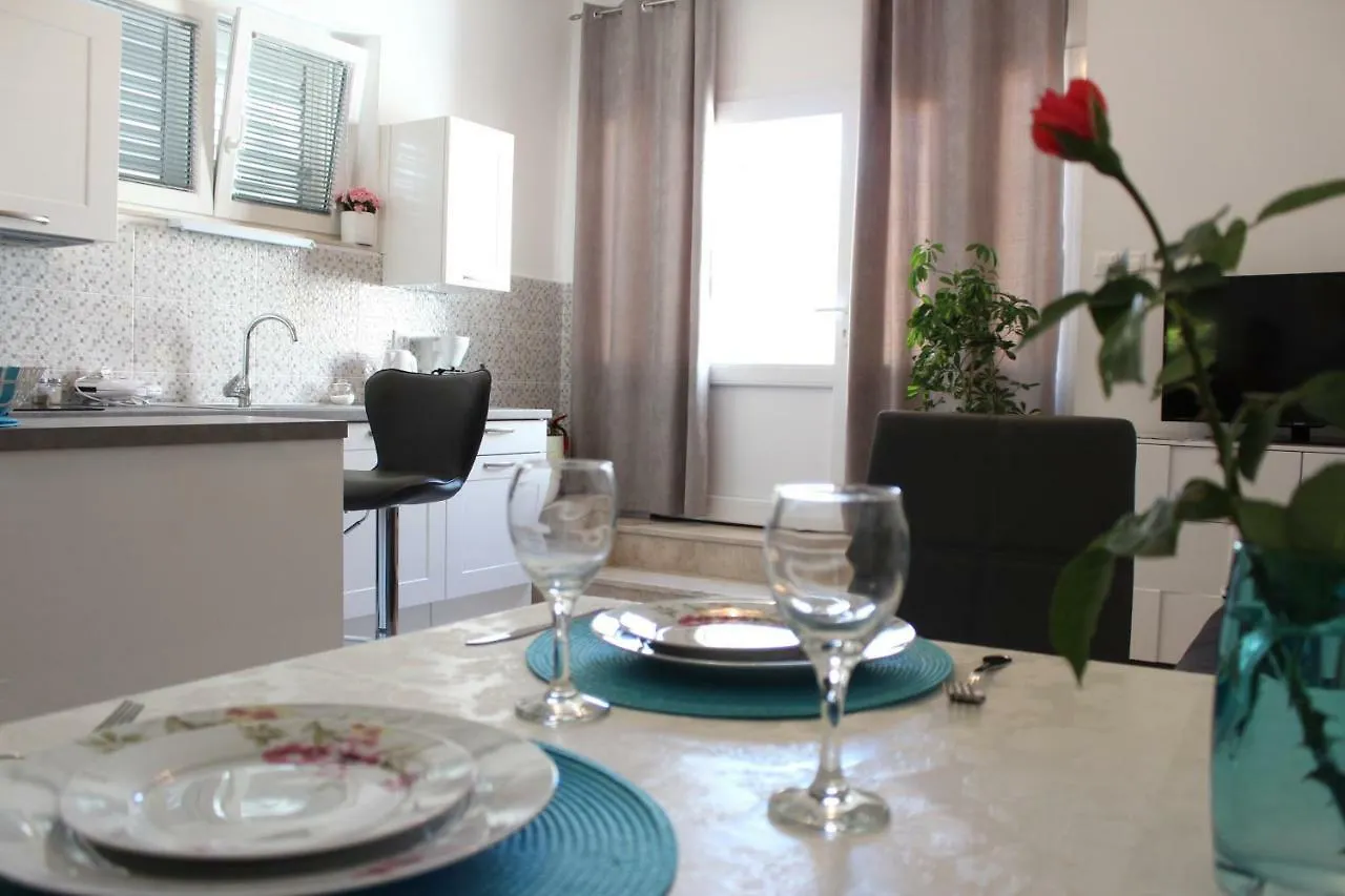 Apartment Emma Kastela 0*,